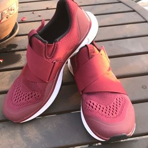 TIEM cycle shoe